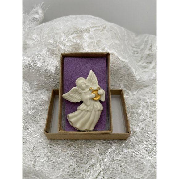 Vintage Lenox Angel Playing Golden Harp Porcelain Pin - Picture 7 of 7